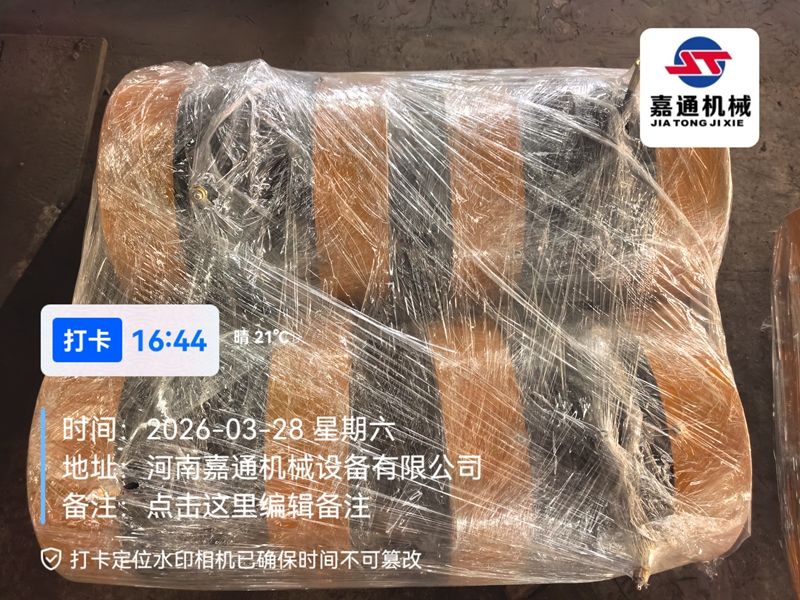 法兰式稀油激振器和箱式双轴稀油激振器发货现场